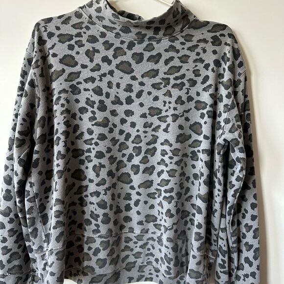 Sundry Leopard Gray and Black Funnel Neck size 0 / XS - Picture 6 of 13